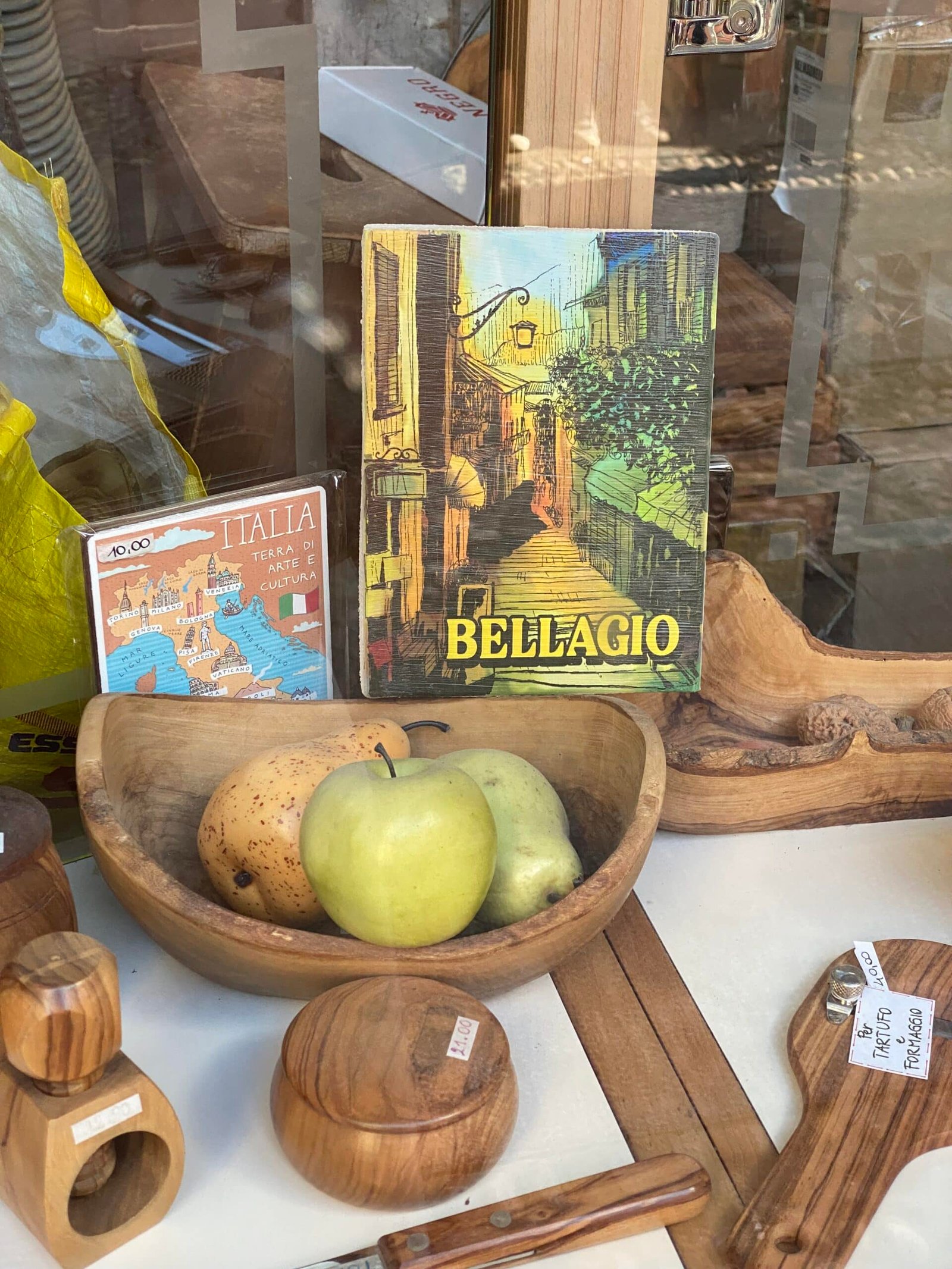 walking cities Lake Como